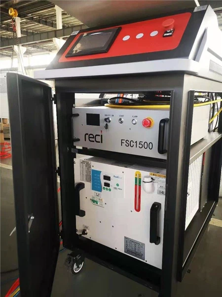 1000w 1500w 2000w Fiber Laser Welding Machine For Metal